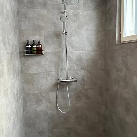 With Sauna And Jacuzzi *