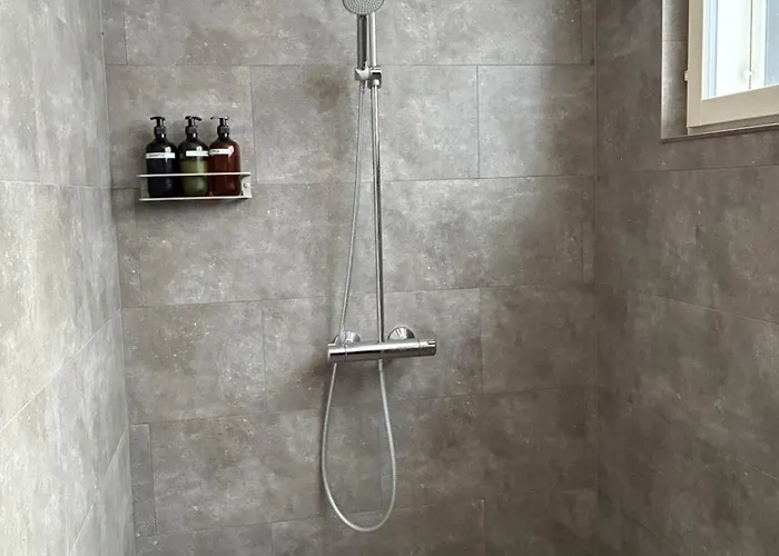 With Sauna And Jacuzzi *